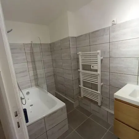 Budgetbnb 134, Grand Ensoleille تولون