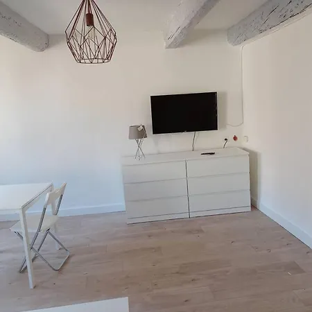 Budgetbnb 134, Grand Ensoleille * تولون